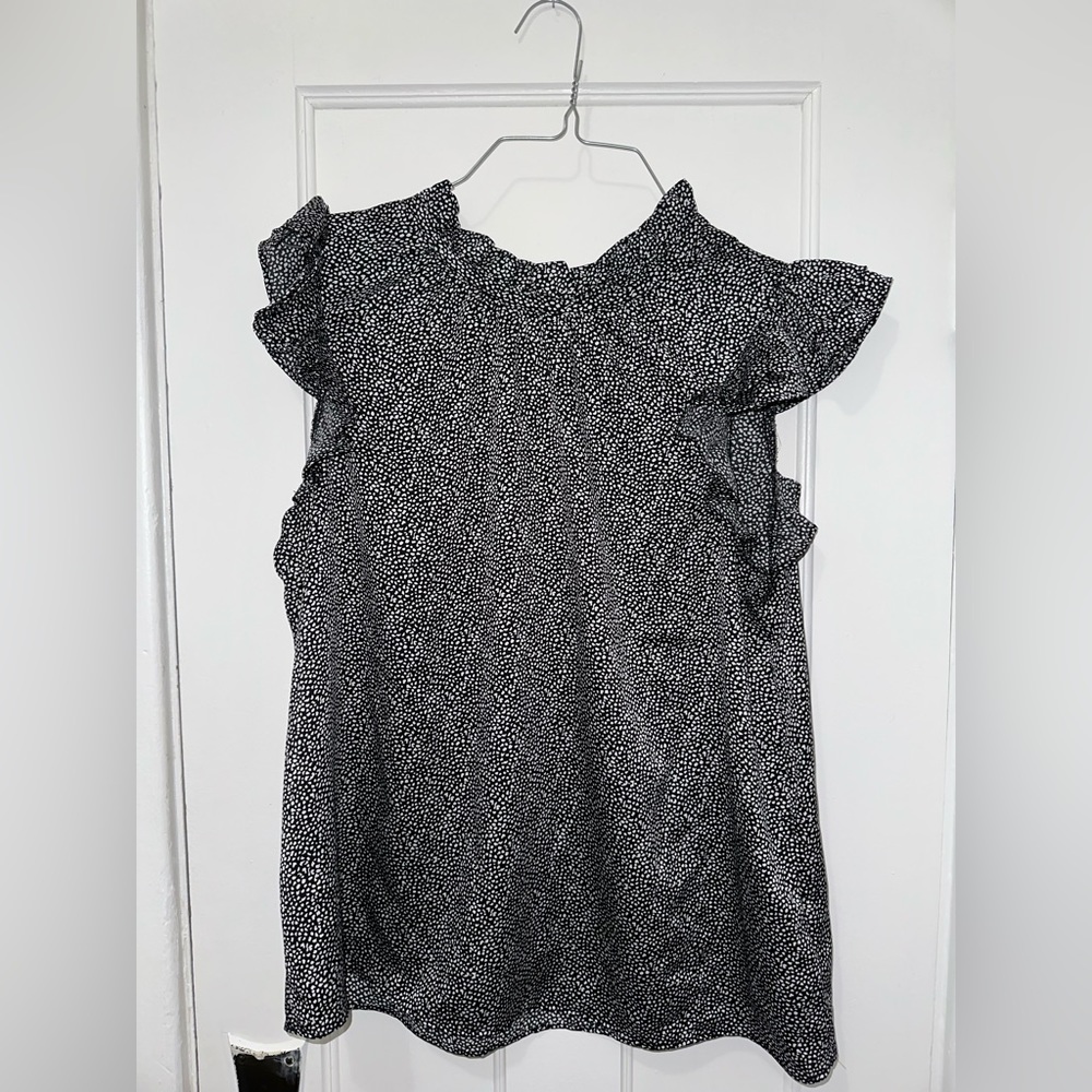 Express, Medium, Black & White poke-a-dots